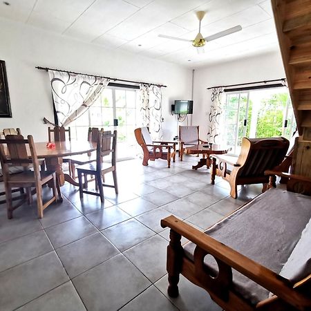 CHEZ MARVA Grande Villa COCO 3 à 12 personnes La Digue  Extérieur photo