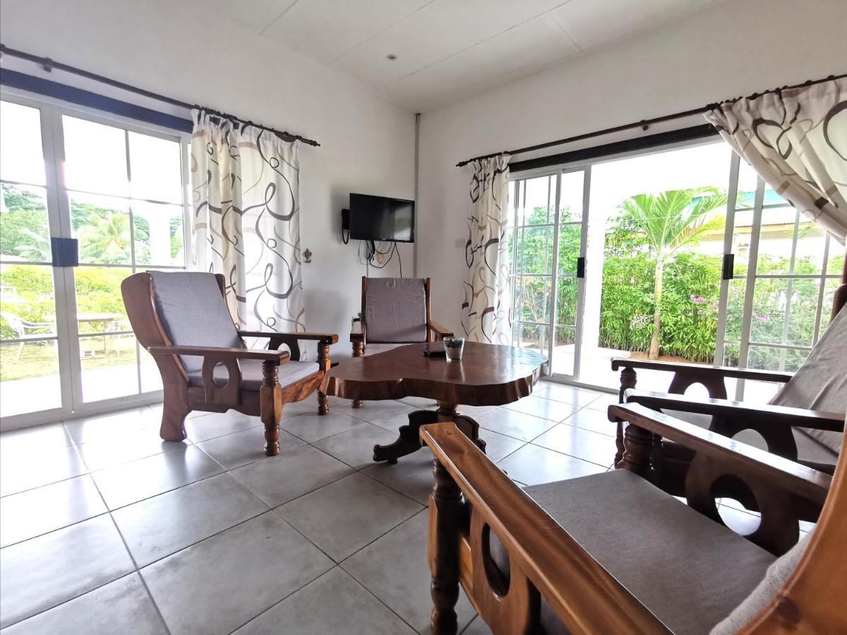 CHEZ MARVA Grande Villa COCO 3 à 12 personnes La Digue  Extérieur photo