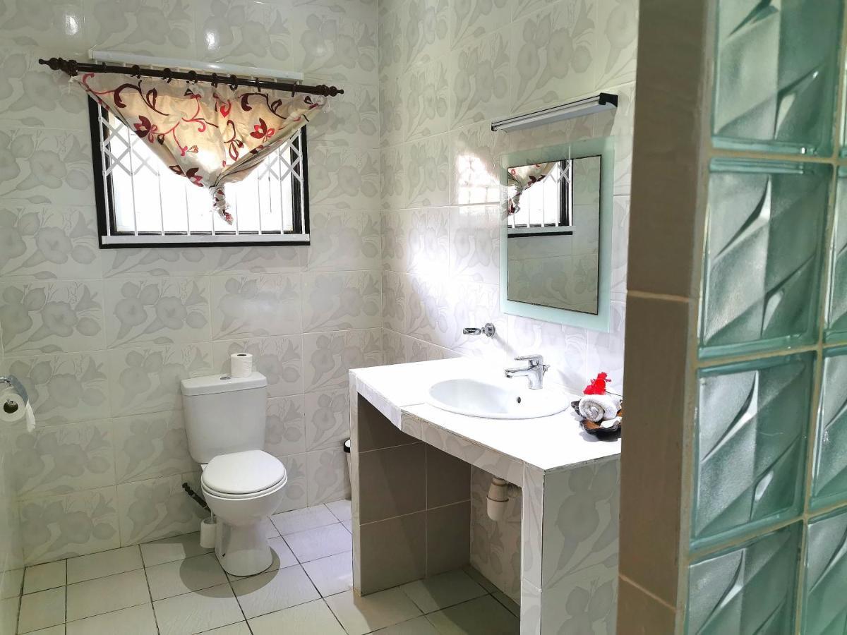 CHEZ MARVA Grande Villa COCO 3 à 12 personnes La Digue  Extérieur photo