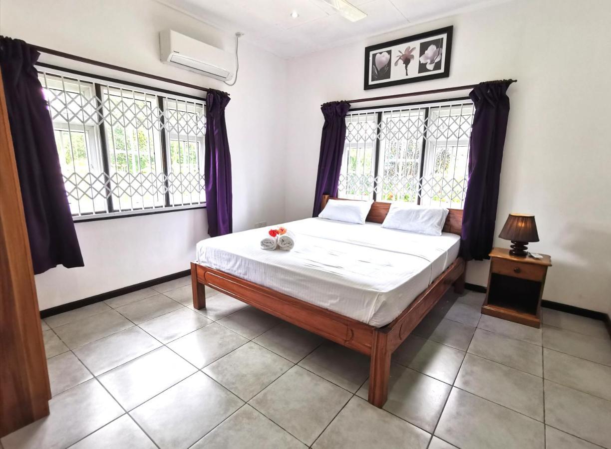 CHEZ MARVA Grande Villa COCO 3 à 12 personnes La Digue  Extérieur photo